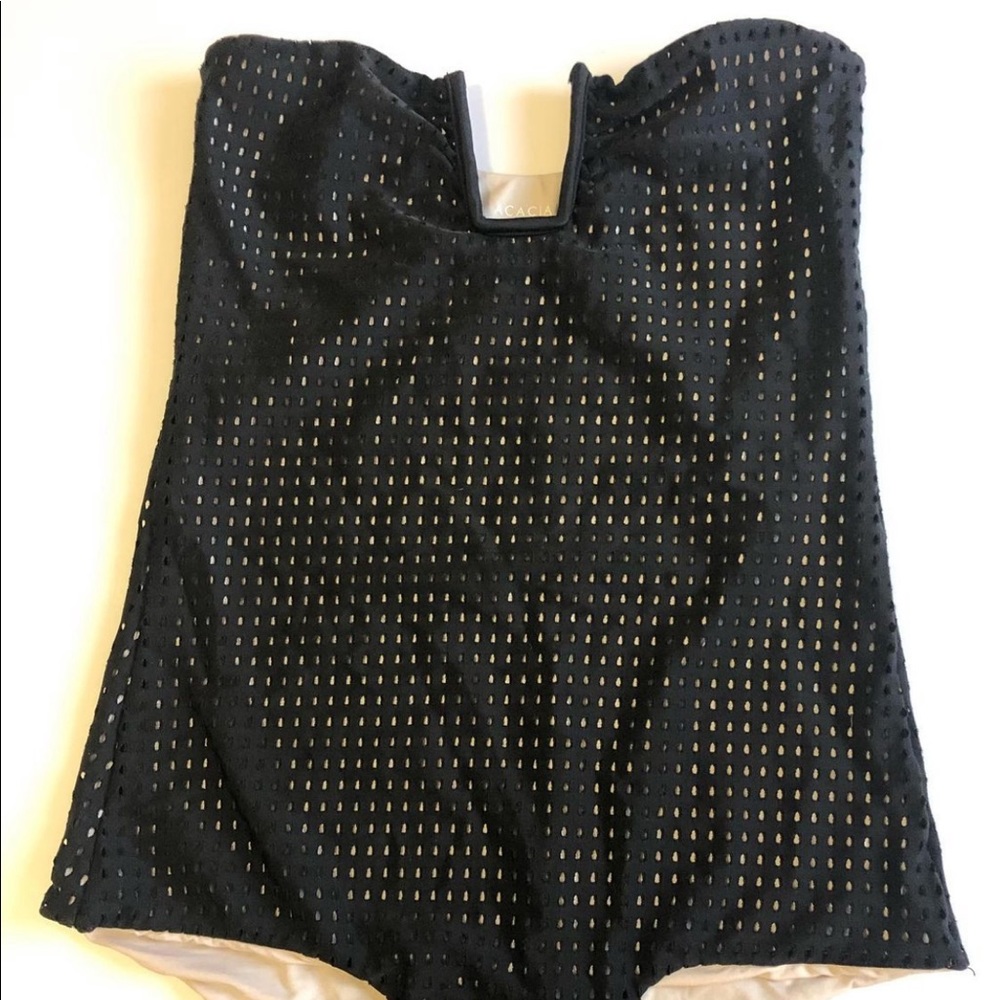 Acacia black one piece medium